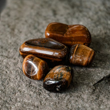 Kép betöltése a galériamegjelenítőbe: Tigrisszem ásvány marokkő