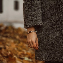 Kép betöltése a galériamegjelenítőbe: Jin és jang bambusz achát és fa ásványkarkötő