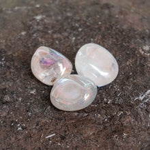 Kép betöltése a galériamegjelenítőbe: Angyal aura kvarc ásvány marokkő