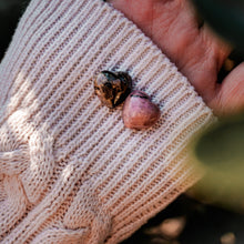 Kép betöltése a galériamegjelenítőbe: Szív alakú rodonit marokkő