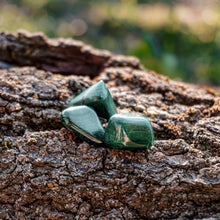 Kép betöltése a galériamegjelenítőbe: Malachit marokkő