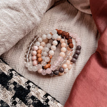 Kép betöltése a galériamegjelenítőbe: "Elég vagyok" karkötő