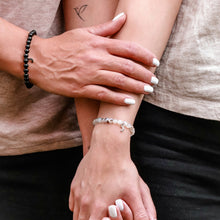 Kép betöltése a galériamegjelenítőbe: "Luna" obszidián és achát páros ásványkarkötő Hold medállal