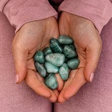 Kép betöltése a galériamegjelenítőbe: Aventurin marokkő