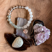 Kép betöltése a galériamegjelenítőbe: Vízöntő horoszkóp ásvány karkötő