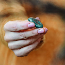 Kép betöltése a galériamegjelenítőbe: Aventurin ásvány marokkő